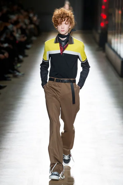 Look 34